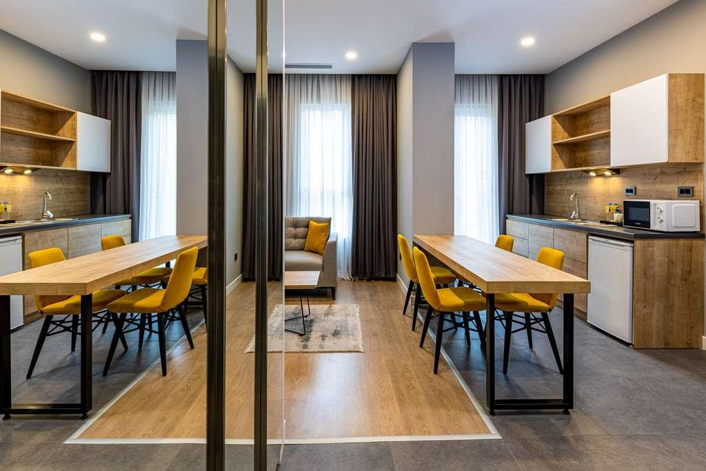 Days & By Wyndham Esenyurt Отель