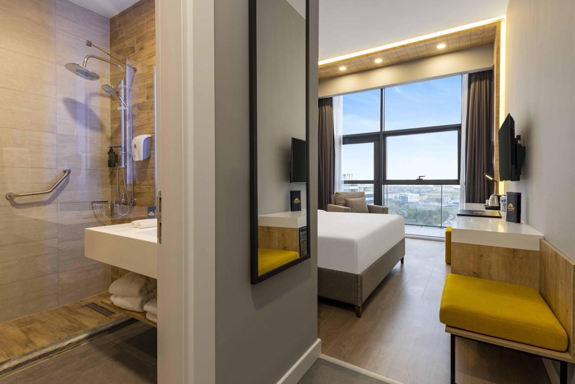 Days & By Wyndham Esenyurt Отель